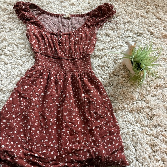 LA hearts Burgundy floral dress with ruffle sleeves and sweetheart neckl… - Picture 4 of 4
